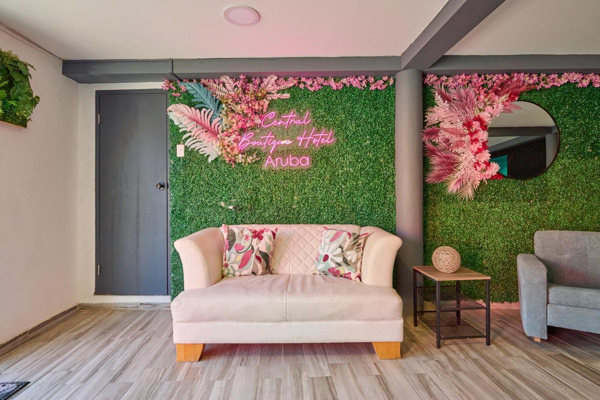 Central Boutique Hotel オラニエスタッド エクステリア 写真
