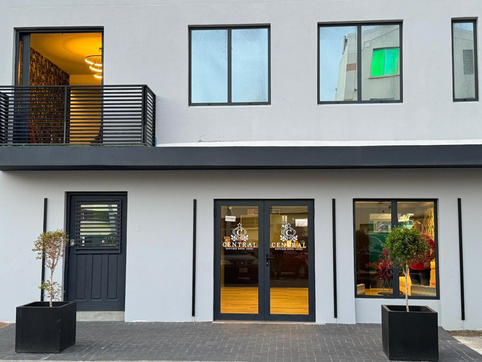 Central Boutique Hotel オラニエスタッド エクステリア 写真