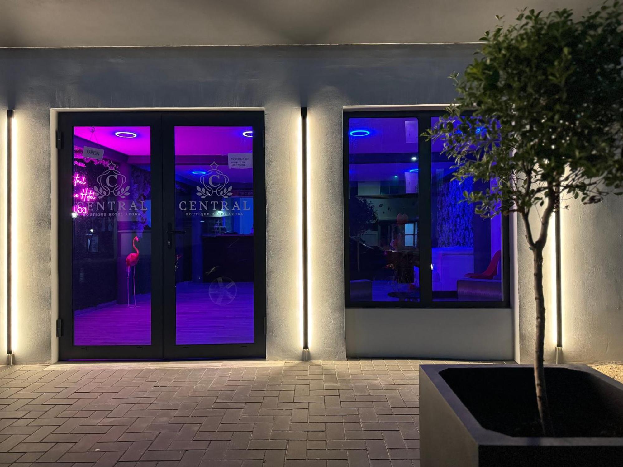 Central Boutique Hotel オラニエスタッド エクステリア 写真
