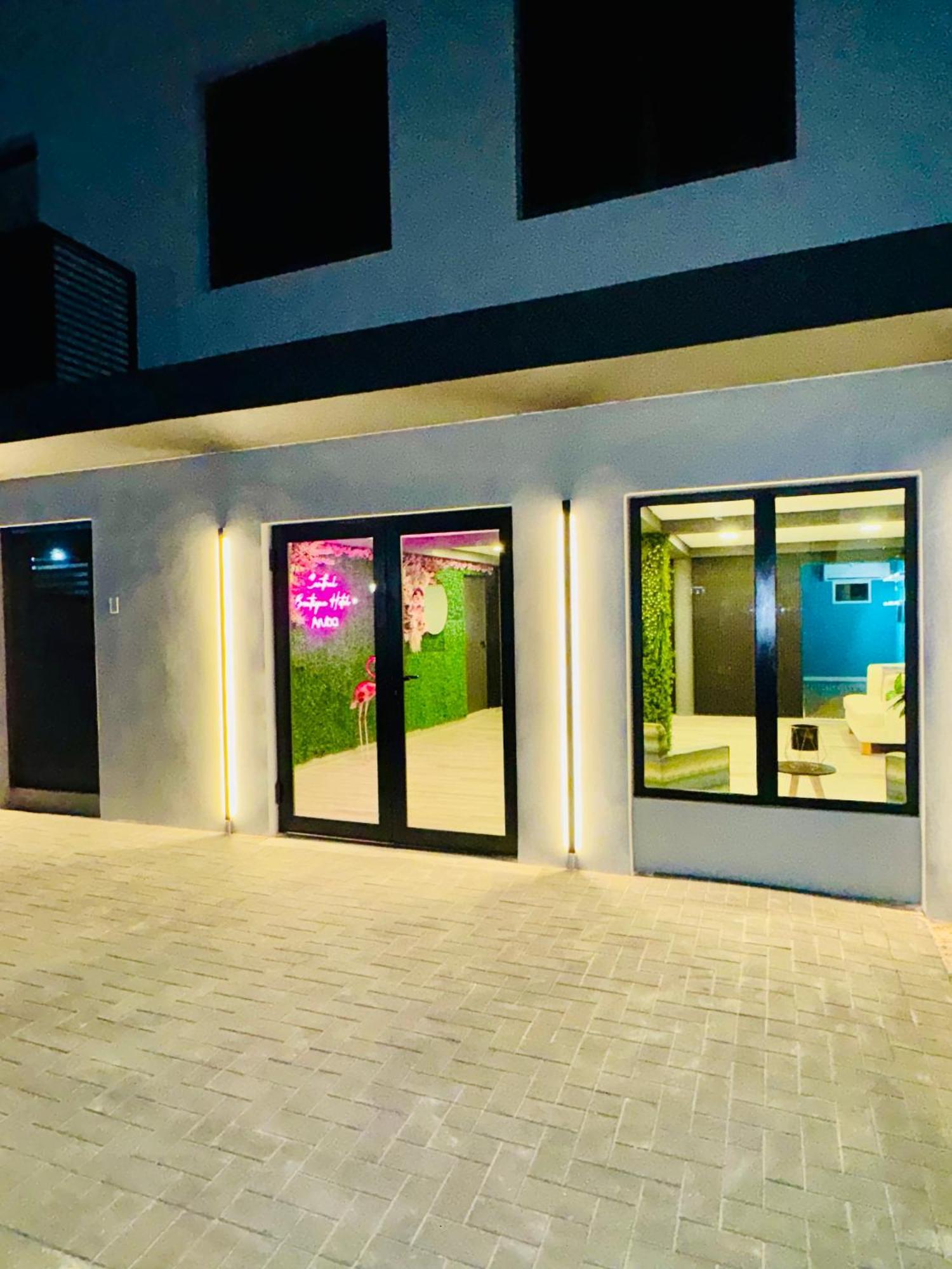 Central Boutique Hotel オラニエスタッド エクステリア 写真
